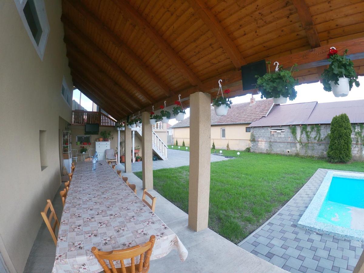 Bed and Breakfast Casa Sannicolau Sînnicolau Mare Exterior foto
